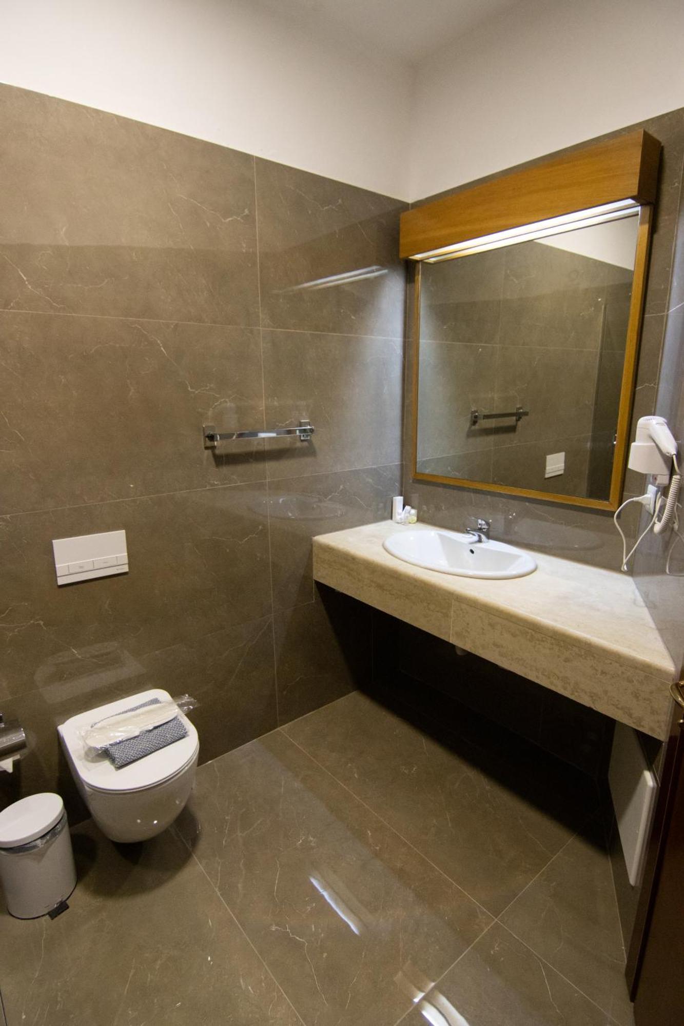 Chateau Linza Resort Тирана Экстерьер фото