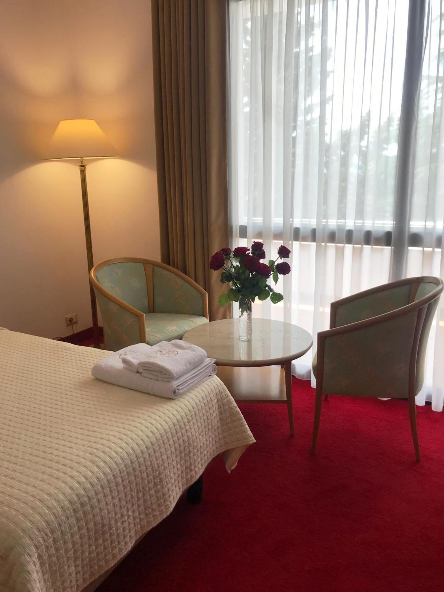 Chateau Linza Resort Тирана Экстерьер фото