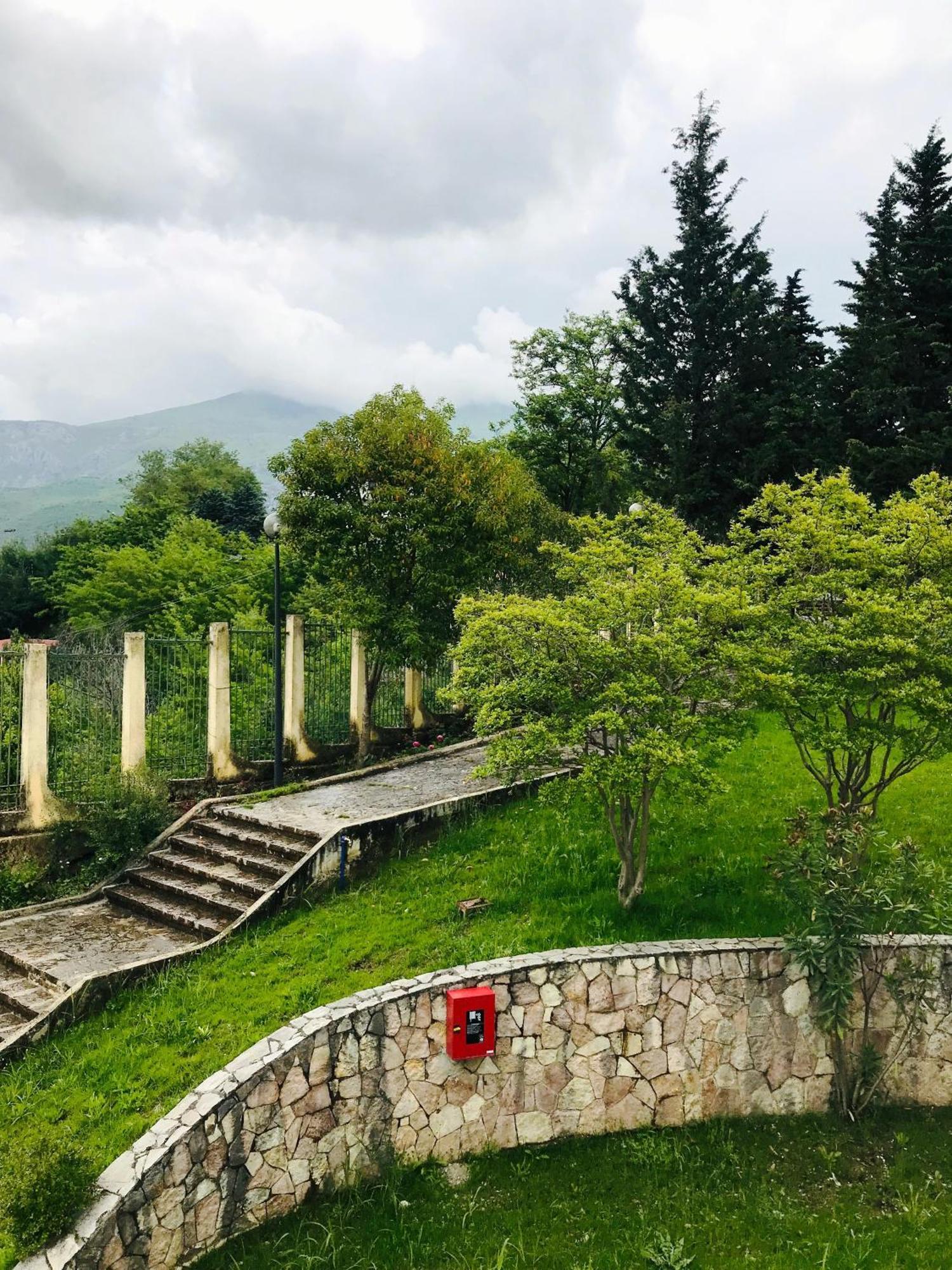 Chateau Linza Resort Тирана Экстерьер фото
