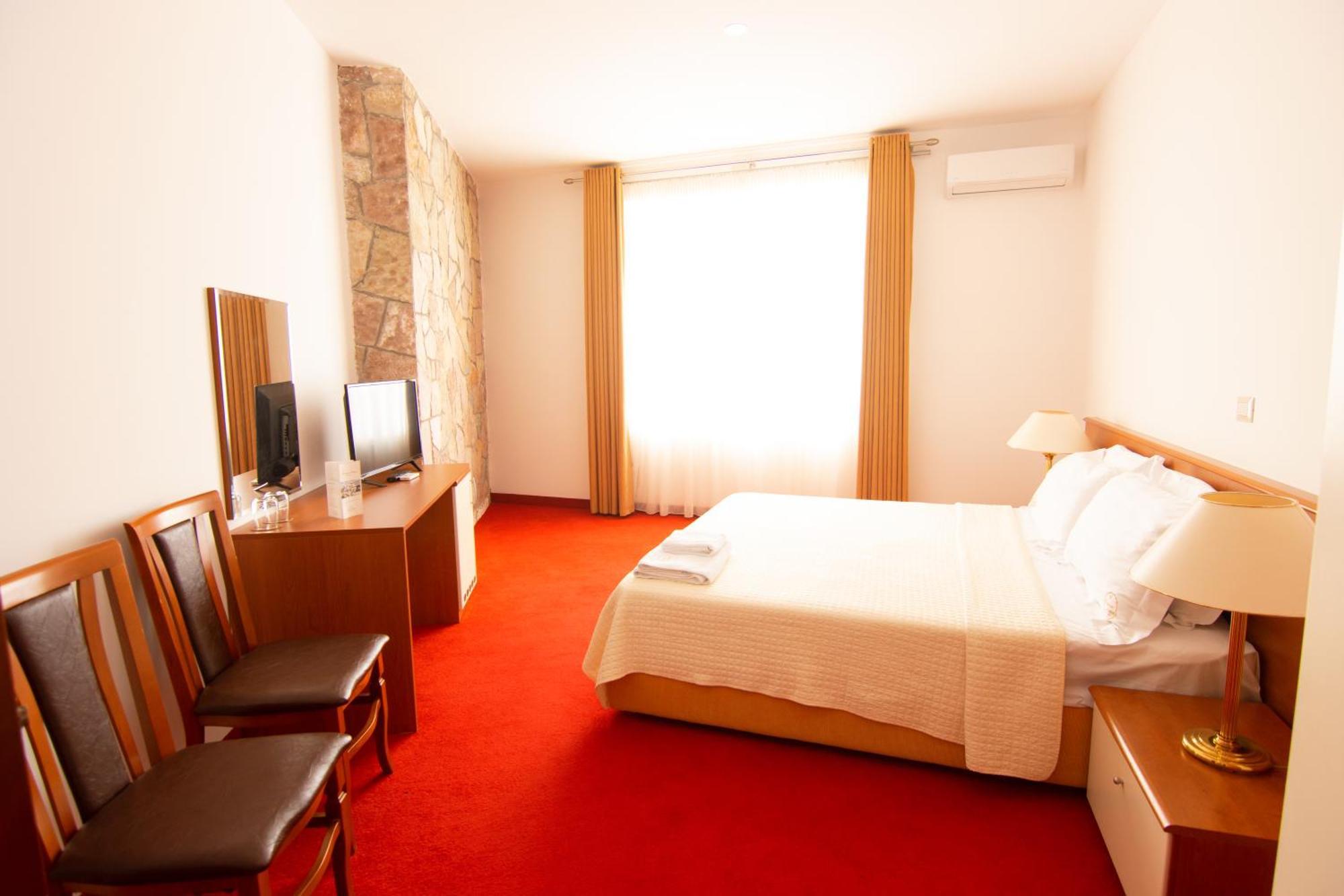 Chateau Linza Resort Тирана Экстерьер фото