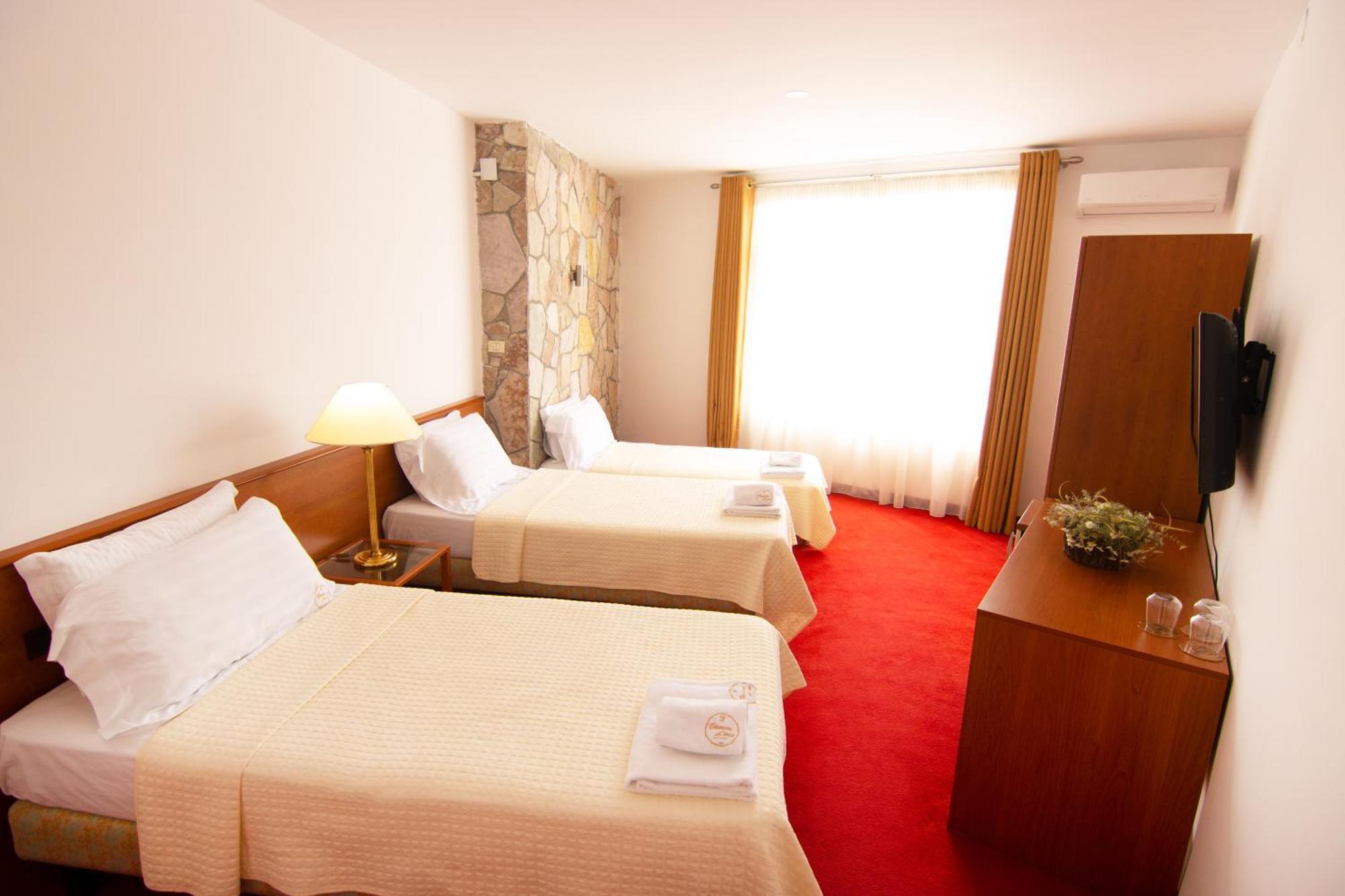Chateau Linza Resort Тирана Экстерьер фото