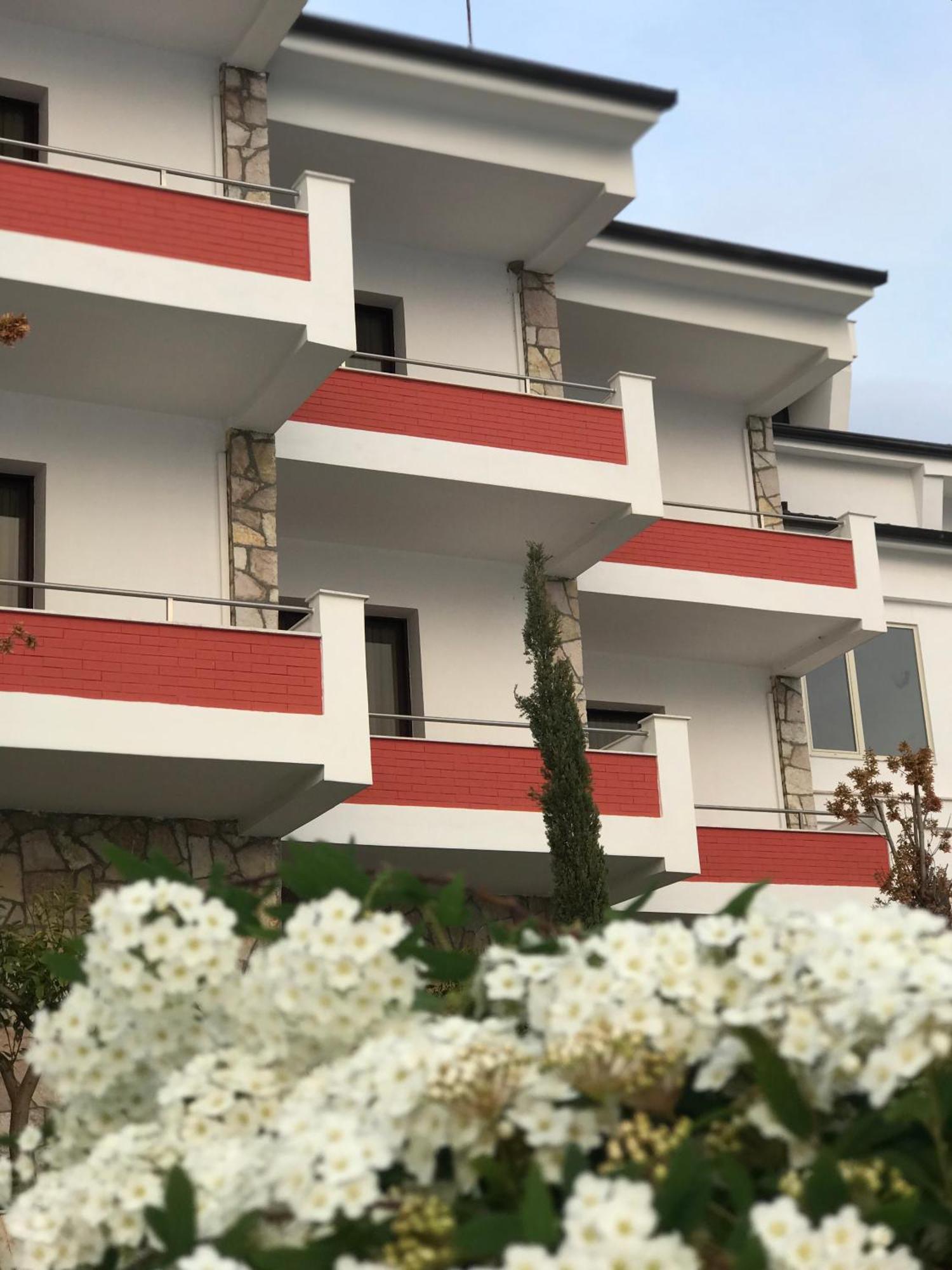 Chateau Linza Resort Тирана Экстерьер фото