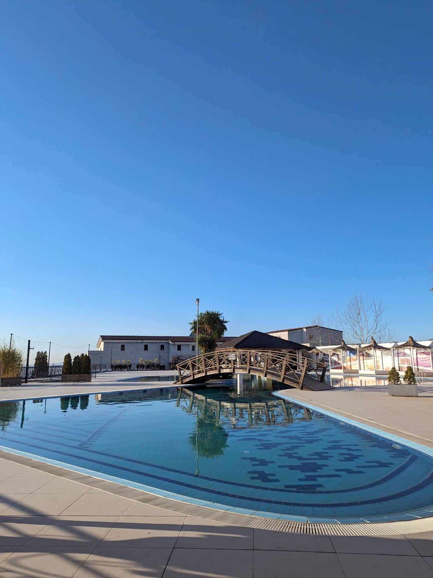 Chateau Linza Resort Тирана Экстерьер фото